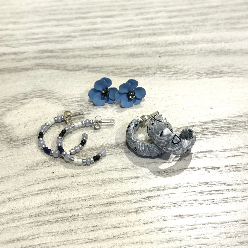 Set of 3 American Eagle Outfitters Hoop & Stud Earrings - Picture 5 of 11